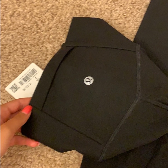 Black high waisted lululemon leggings - Picture 3 of 3